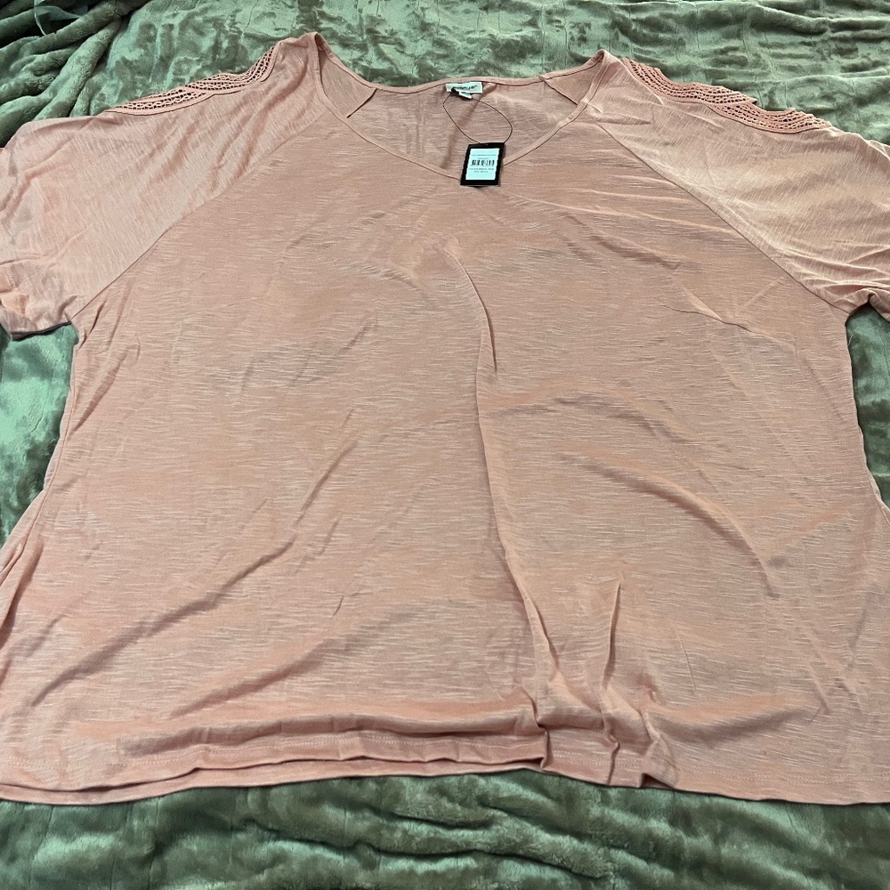 Avenue Rose Color Top Crochet Cut out Bridal Size 30/32